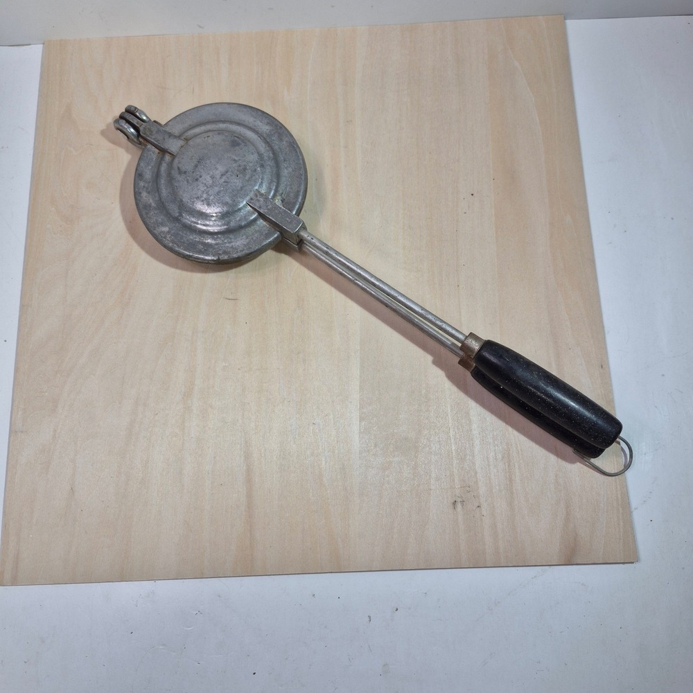 Toas Tite Sandwich Toaster Cooker Pie Iron Camp Stove Wand w‎ Pat No 2463439